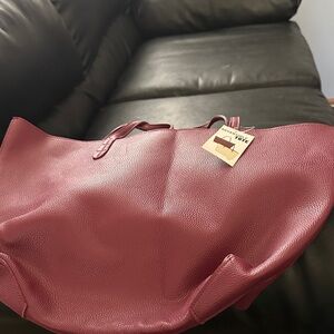 Elegant Pink Leather Tote Bag